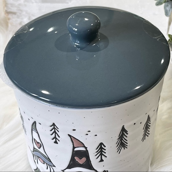 πππSOLDπππCERAMIC GNOME COOKIE JAR Gnome Canister WHIMSICAL MAGICAL WINTER - Picture 9 of 10